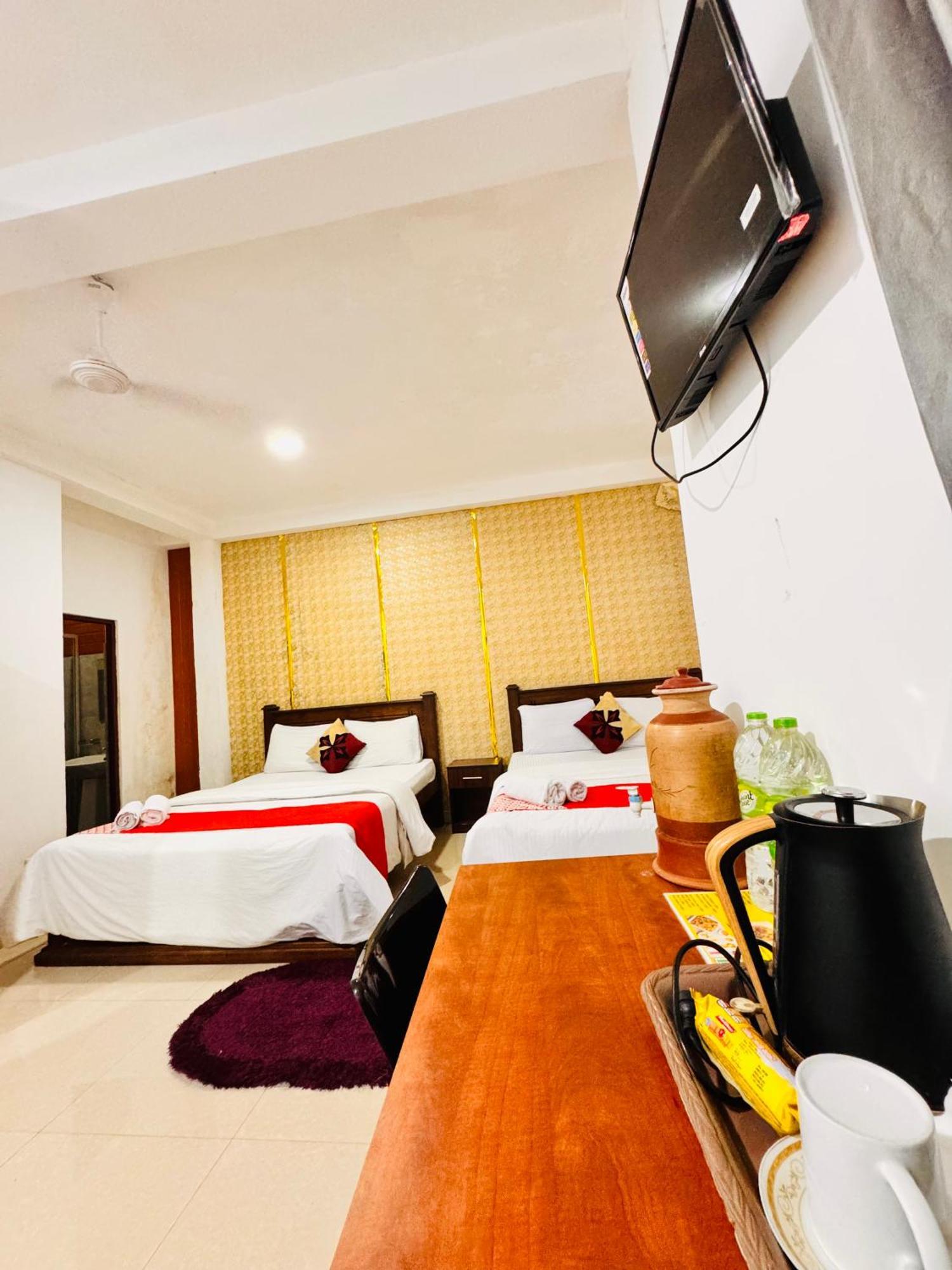 Airport Transit Kings Hotel Katunayaka Exterior photo