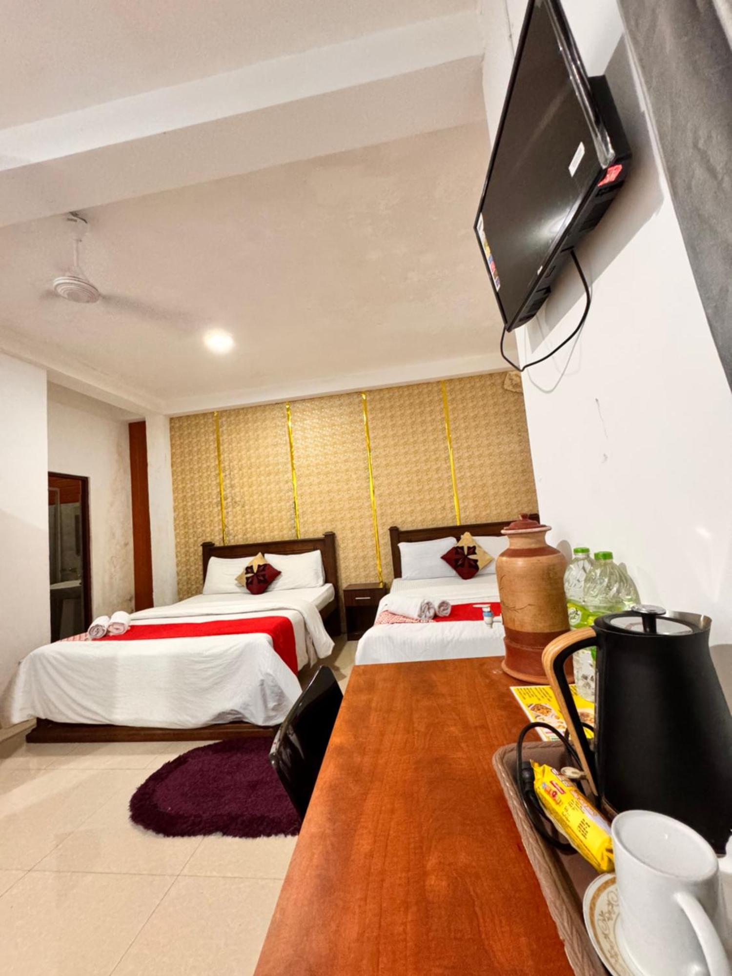 Airport Transit Kings Hotel Katunayaka Exterior photo